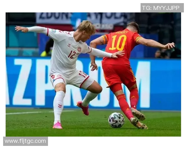 足球明星脚底拉球技艺揭秘领略他们的绝妙控球与瞬间反应能力